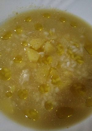 Una foto de Sopa de arroz con patata y cebolla