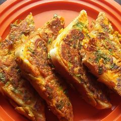 A picture of Besan Palak Bread Toast.