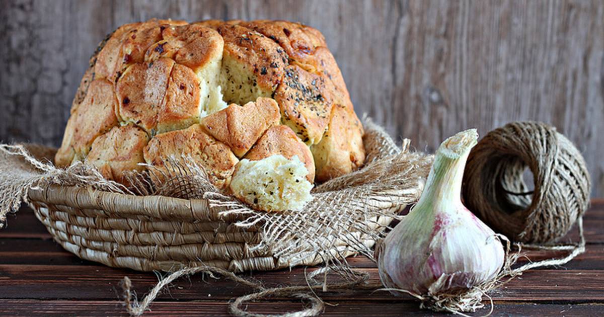 Рецепт обезьяньего хлеба с чесноком и сыром в духовке