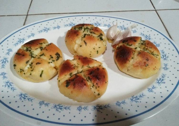 Korean garlic cheese bread. 😘😘