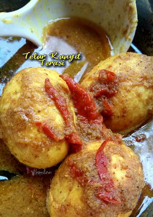 Foto resep Telur Bumbu Kunyit Terasi Simple with Santan
