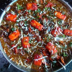 A picture of Shahi paneer.
