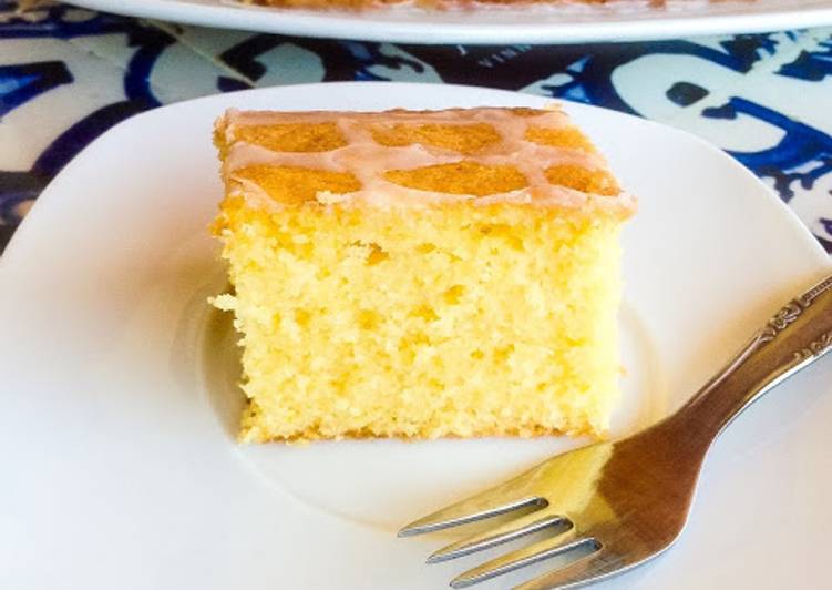 Bolo de limão e farinha de fubá