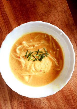 Gambar Poached egg masak lemak dengan cendawan enoki