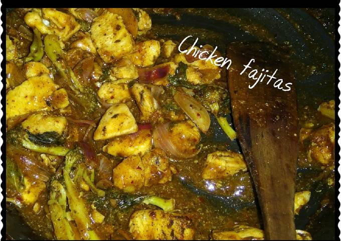 How to Make Speedy Chicken fajitas