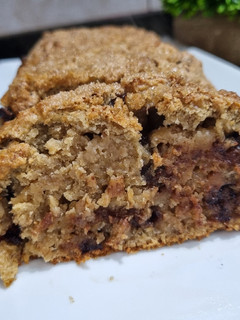 Una foto de BUDIN VEGANO DE BANANAS, AVENA Y CHOCOLATE ❤️