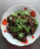 Thịt nạc rim mè giòn ngon đây món này nhậu hết xảy