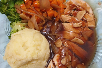 Cara Bikin Chicken steak with black pepper sauce and mashed potato Gampang