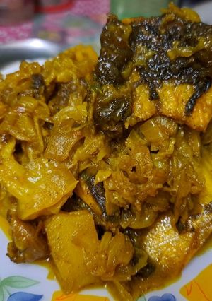 কাতলা মাছের মাথা দিয়ে বাঁধাকপির কারী (katla macher matha bandhakopir tarkari recipe in Bengali) রেসিপির প্রধান ছবি