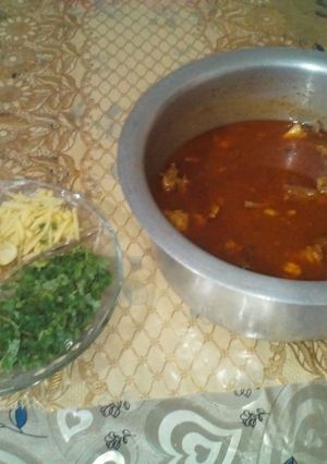 A picture of Chicken nihari.