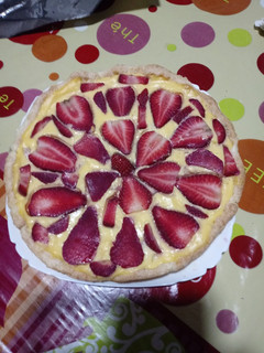 Una foto de Tarta de hojaldre con crema de vainilla y frutas
