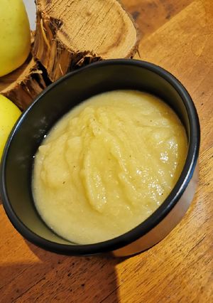 Une photo de Compote pommes, poires, miel & cannelle