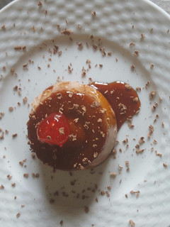 Una foto de Flan de fresa