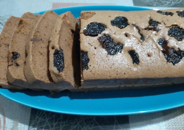 Cinnamon Raisin Cake