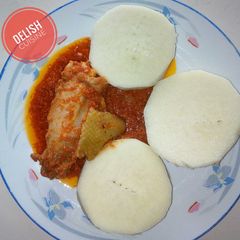 A picture of Boiled yam and stew.