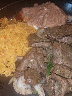 A picture of Liver and onion estillo mexicana.