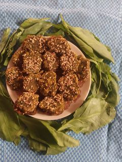 પાલક મુઠીયા (Palak Muthia Recipe In Gujarati) રેસીપી મુખ્ય ફોટો