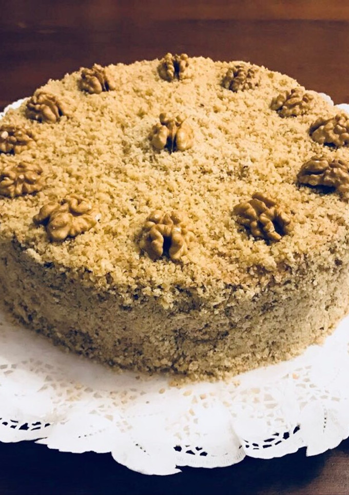 Una foto de Torta de nueces económica y sin horno