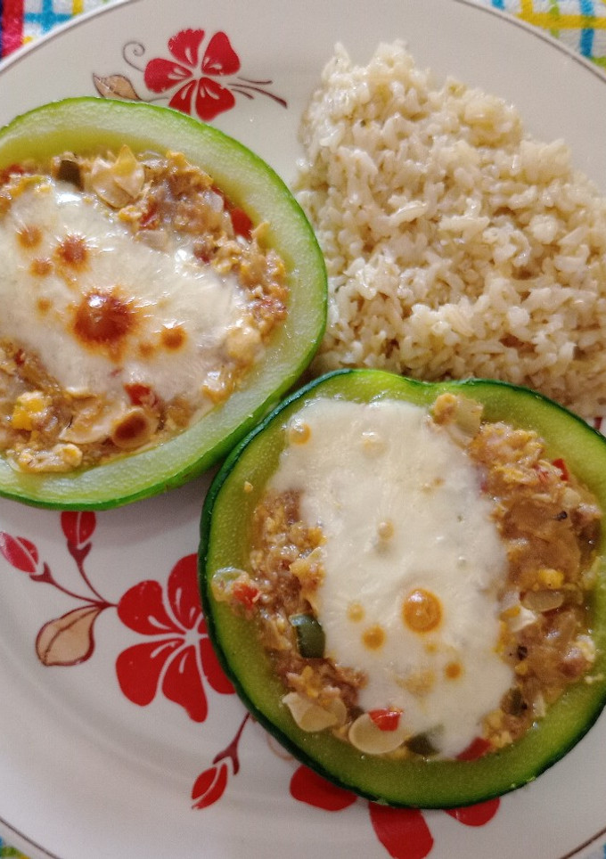 Una foto de Zapallitos rellenos con atún🐟
