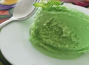 Una foto de Helado de Menta Casero