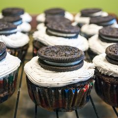 A picture of Cookies and Creme Cupcakes.