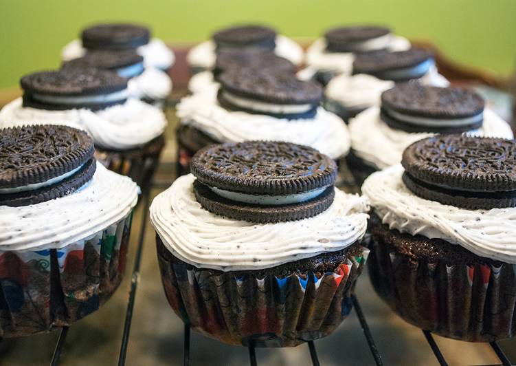 Recipe of Award-winning Cookies and Creme Cupcakes