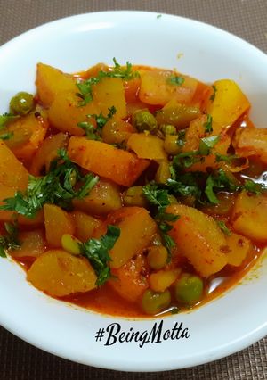 A picture of Sweet Potato - Green Peas Sabzi.
