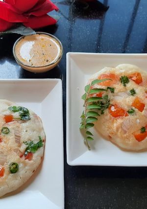 उड़द दाल उत्तपम (urad dal Uttapam recipe in Hindi) रेसिपी मुख्य फोटो