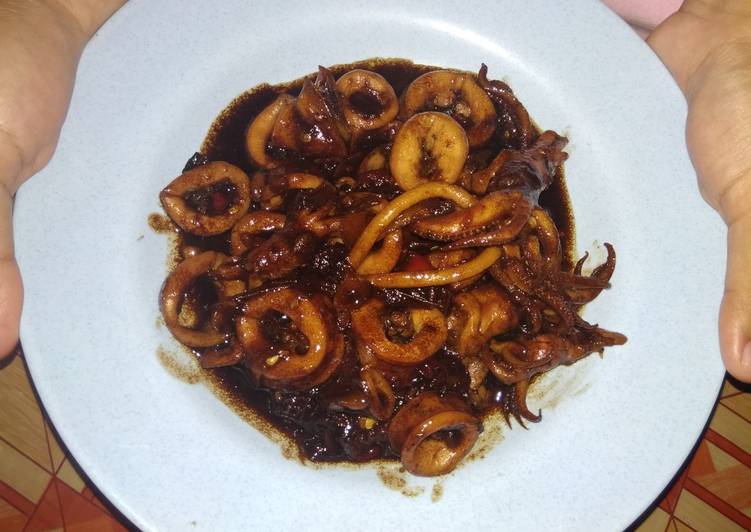 Langkah Mudah untuk meracik Oseng cumi asam manis Lezat