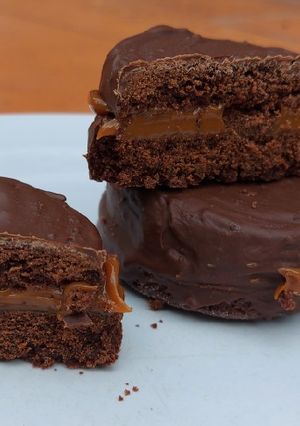 Una foto de ALFAJORES DE CHOCOLATE 🍫 ECONÓMICOS $$