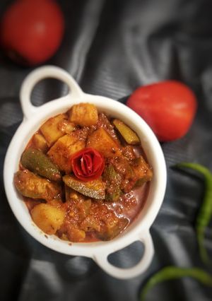 परवल की सब्जी (Parwal ki sabzi recipe in Hindi) रेसिपी मुख्य फोटो