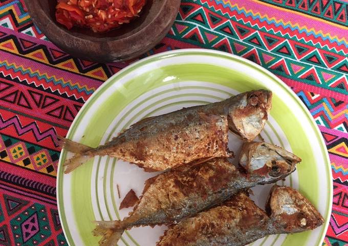 Ikan Kembung Goreng Renyah