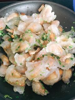 Hình của món Bánh bột lọc tôm thịt.