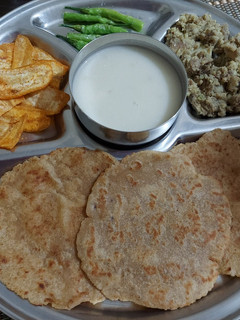 A picture of Vrat ke parathe (Rajgira paratha).