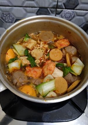 Foto resep Shuki kuah tom yum (bumbu instan)