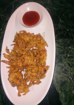 प्याज पकौड़े (Pyaz Pakode recipe in hindi) रेसिपी मुख्य फोटो