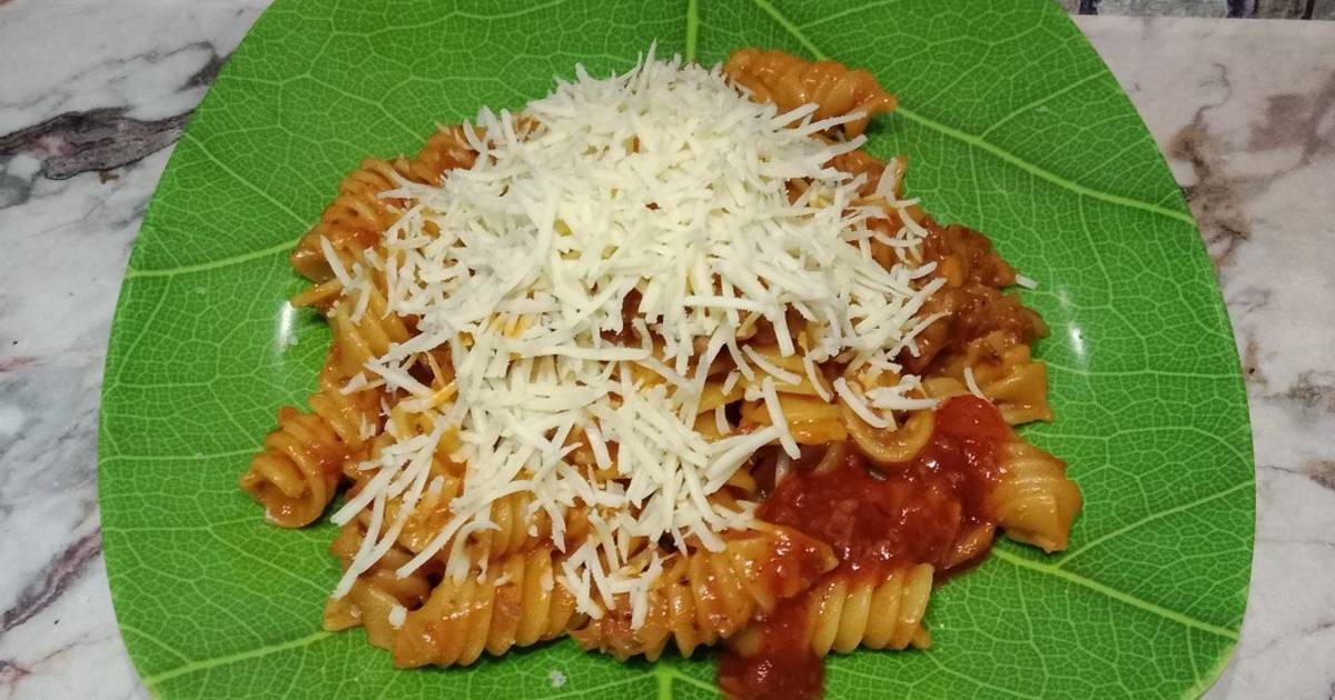 Resep Fusilli saos bolognese oleh Tuti hantiyah Cookpad