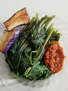 Foto resep Sambal Setan Goang, Lalapan Terong Goreng Dan Kangkung Rebus