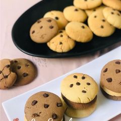 A picture of Chocolate cookies.