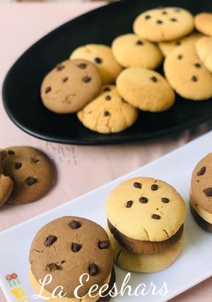 A picture of Chocolate cookies.