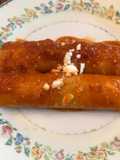 Enchiladas con guajillo y tomate verde