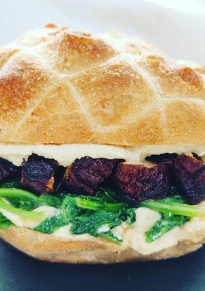 Foto di Panino per l'International Hummus Day