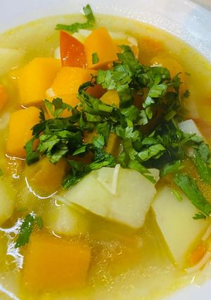 Una foto de Sopa liviana de verduras
