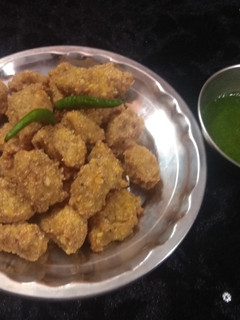 मूंग दाल के मंगोडे (Moong dal ke mangode recipe in hindi) रेसिपी मुख्य फोटो