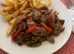 Una foto de Lomo Saltado