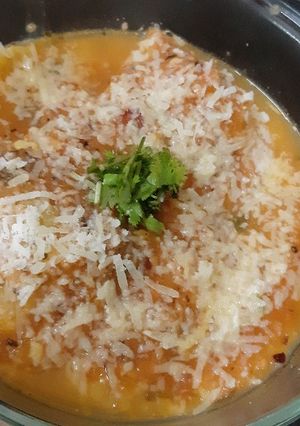 टोमैटो सौस मधिल बेसन रॅविओली (besan ravioli recipe in marathi) रेसिपी चे मुख्य फोटो 