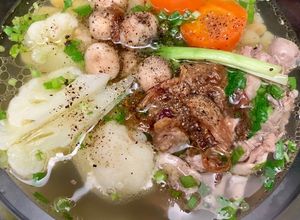 Hình của món Nui gà nấu nấm, rau củ.