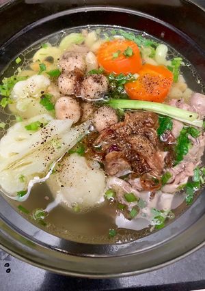 Hình của món Nui gà nấu nấm, rau củ.