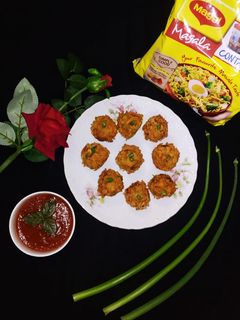 ম্যাগি চীজি ক্রিস্পি বল (maggi cheesy crispy ball recipe in Bengali) রেসিপির প্রধান ছবি