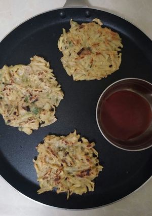 आलू चीला (Aloo Cheela recipe in Hindi) रेसिपी मुख्य फोटो